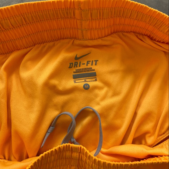 Nike Training Shorts - Picture 3 of 3